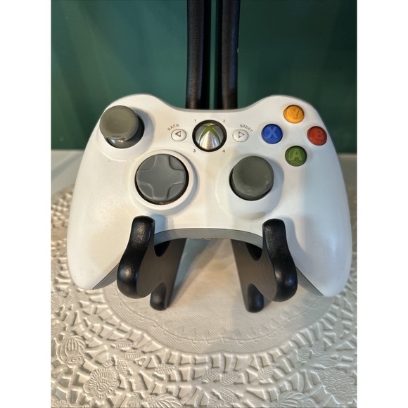 Xbox 360 Wireless Controller- White- For Parts - Picture 1 of 5